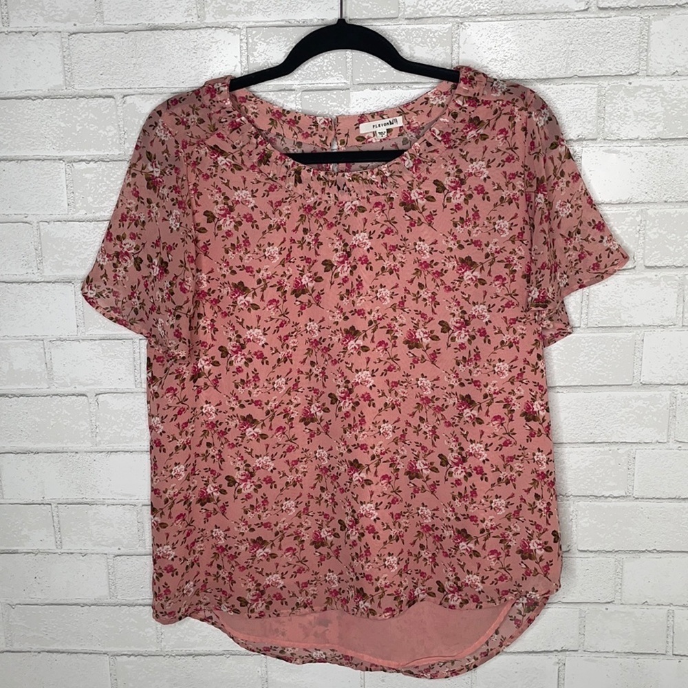 Pleione Pink Floral Scoop Neck Flutter Sleeve Blouse - Picture 3 of 12